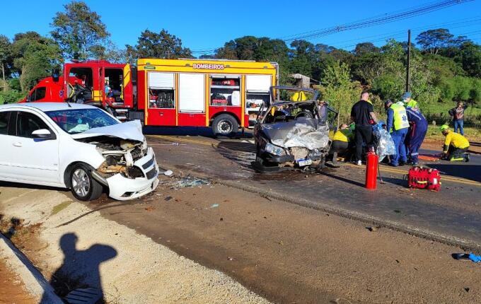 Colisão entre três veículos deixa feridos na SC-480 em Chapecó