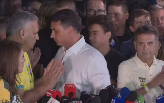 Flávio não reconhece derrota para Lula e anuncia que vai pedir anulação das eleições