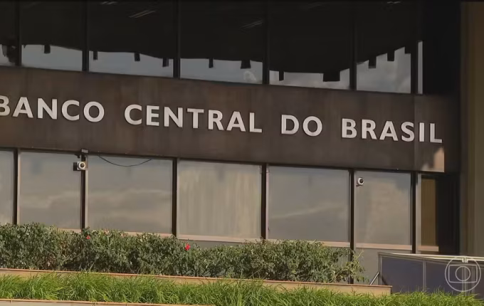 Copom reduz taxa Selic de 14% para 13,75% ao ano
