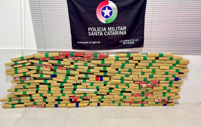 Polícia Rodoviária apreende mais de 100 quilos de maconha em São Lourenço do Oeste