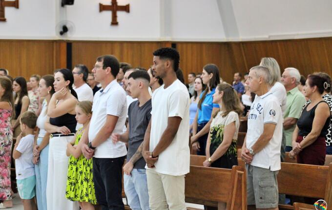 Missa de Lava-Pés abre celebrações do Tríduo Pascal em São Miguel do Oeste