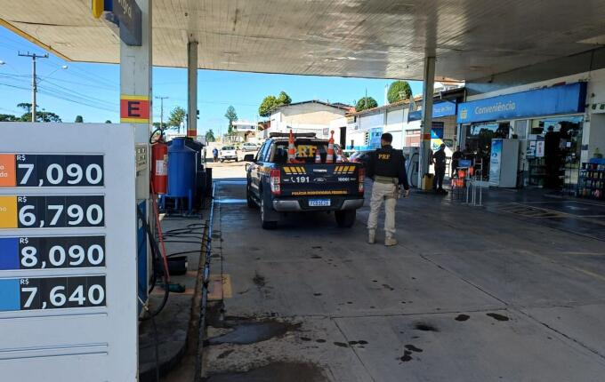 Força-tarefa fiscaliza mais de 100 postos contra preços abusivos em Santa Catarina