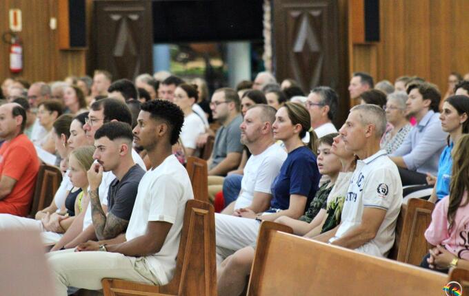 Missa de Lava-Pés abre celebrações do Tríduo Pascal em São Miguel do Oeste