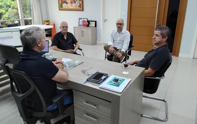 Prefeitura de SMO discute com DNIT melhorias no trevo da BR-282 com a SC-163