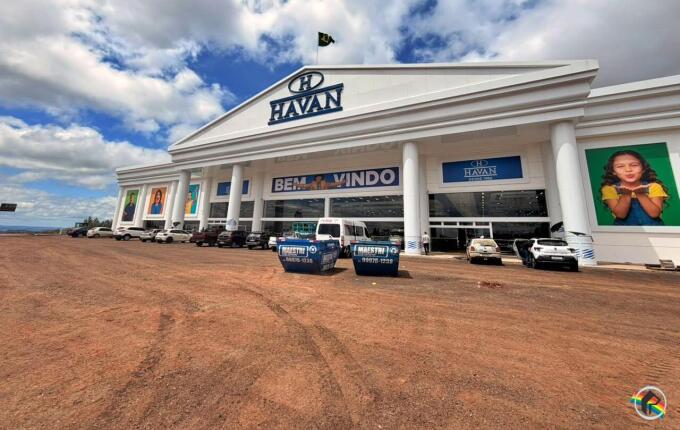 Nilton Hang acompanha reta final das obras da Havan em São Miguel do Oeste