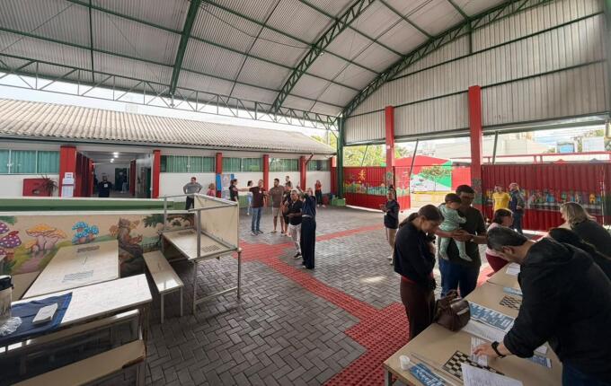 Votação segue tranquila nos colégios eleitorais de São Miguel do Oeste