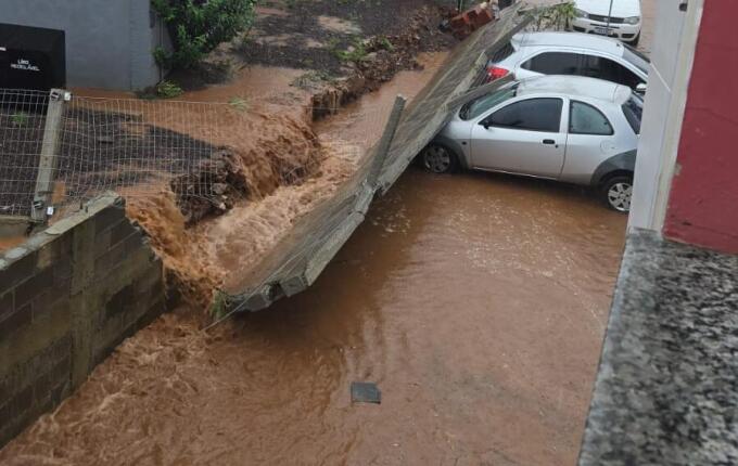 Chuva provoca alagamentos em três pontos de Guaraciaba