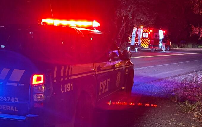 Veículo sai da pista e capota na BR 282, interior de SMOeste