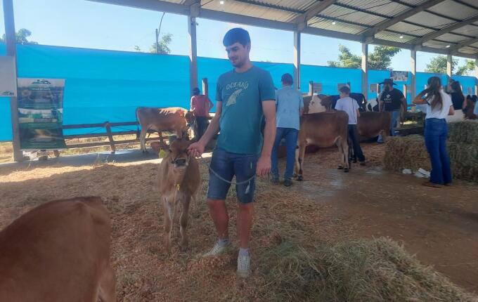 2ª Exponobe encerra com premiações e destaca a força da pecuária leiteira