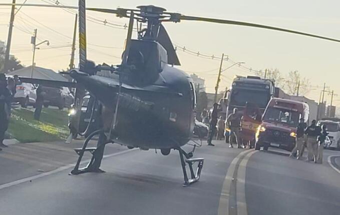PRF é atropelado durante fiscalização na BR-282 e motociclista sem habilitação é preso