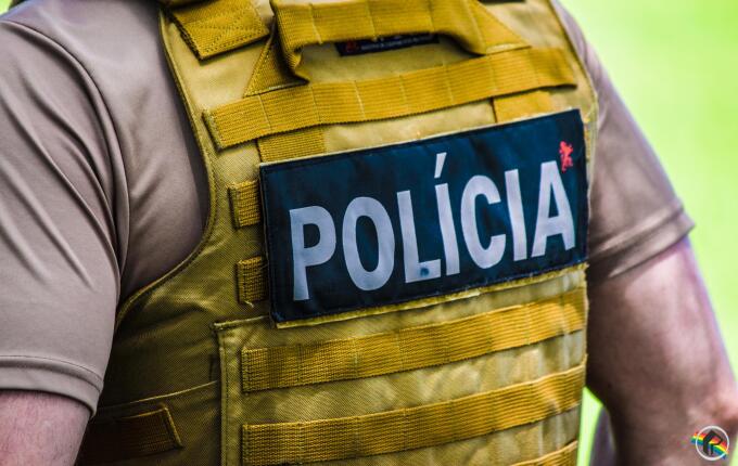 Homem é preso após furtar alianças em relojoaria de Maravilha