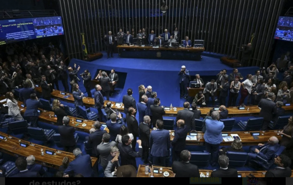 Senado aprova projeto que criminaliza divulgação de imagens de vítimas de acidentes