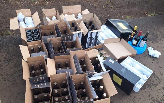 PMRv apreende cerca de 135 garrafas de bebidas na SC-160 em Campo Erê