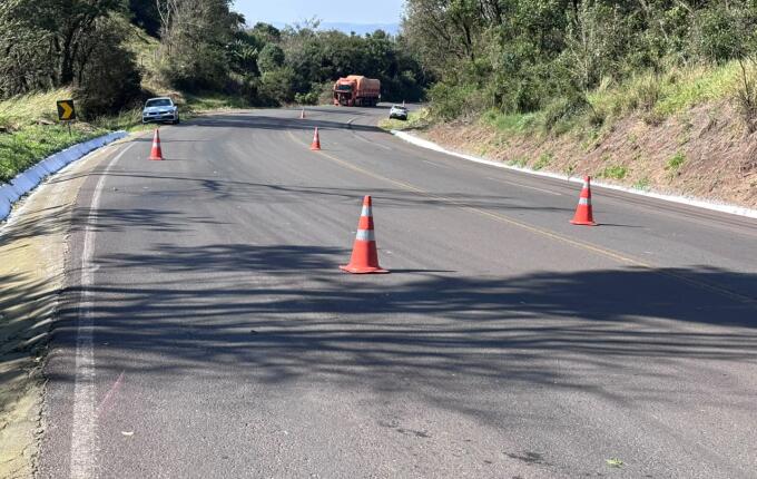 Motociclista de Maravilha morre após saída de pista na BR-282, em São Miguel do Oeste