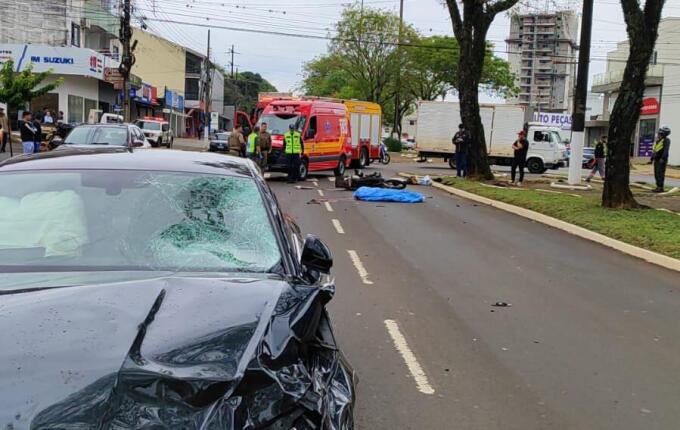 Motociclista de 42 anos morre após colisão com carro em Chapecó