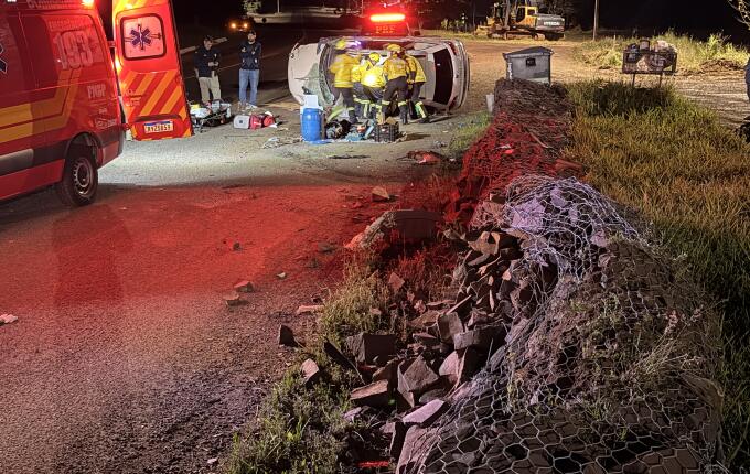 Acidente na BR-163 deixa motorista ferido em São Miguel do Oeste