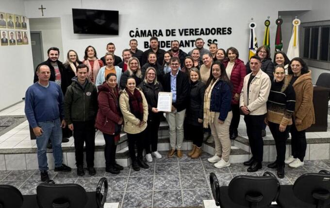 Bandeirante conquista Selo Prata do MEC e professores recebem Moção de Aplausos