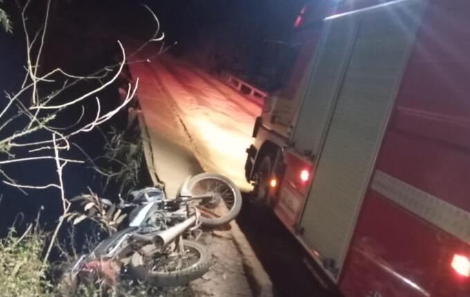 Motociclista sofre queda de ponte de cinco metros e fica gravemente ferido em Guaraciaba
