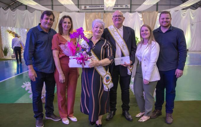 Em evento emocionante, casal Vovô e Vovó é escolhido em Iporã do Oeste