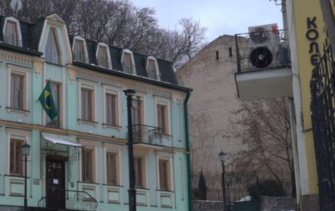 Governo não tem plano para resgatar brasileiros, diz embaixador