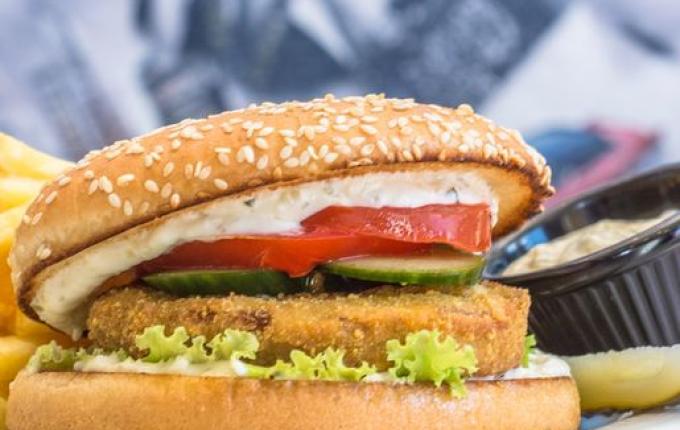 Homem é preso em SMOeste após furtar “X-Salada” de lanchonete