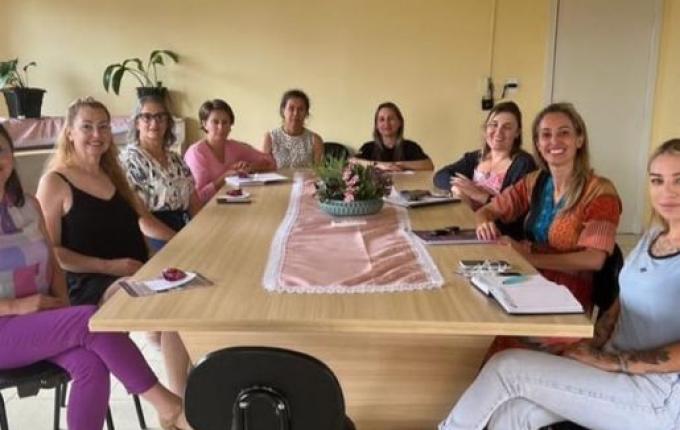 Conselho Municipal dos Direitos da Mulher faz campanha no Agosto Lilás