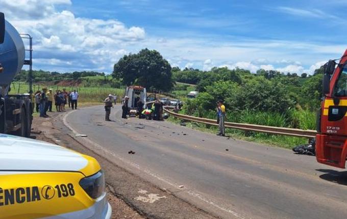 Colisão frontal entre moto e caminhão deixa idoso gravemente ferido na SC-163