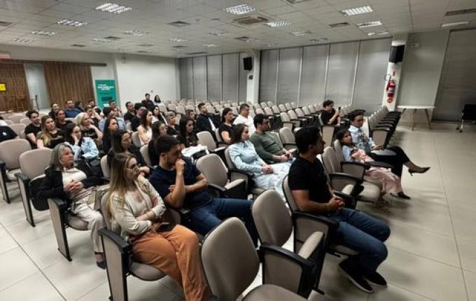 Encerramento da Escola de Vendas reúne participantes e marca certificação em SMOeste