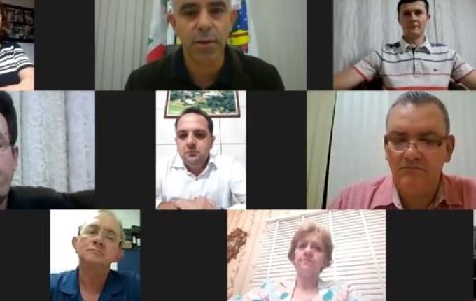 Quatro vereadores de Itapiranga rejeitam projeto para redução de cargos