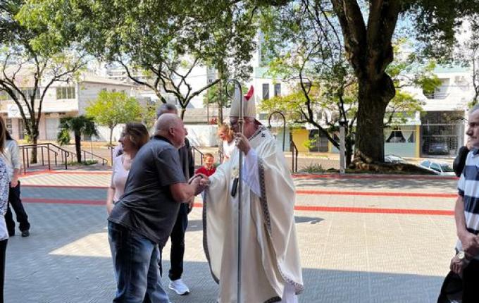 Missa solene em honra a São Miguel Arcanjo reúne fiéis e marca os 75 anos da paróquia