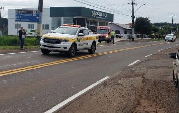 Motociclista sofre ferimentos em colisão frontal na Avenida Gustavo Fetter