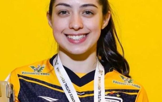 Morre aos 20 anos de idade a jogadora de futsal Pietra Medeiros