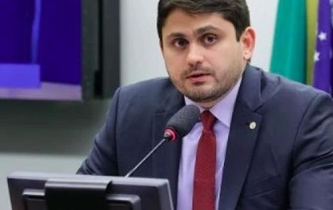 Ministro de Lula pede demissão do Ministério após denúncia da PGR