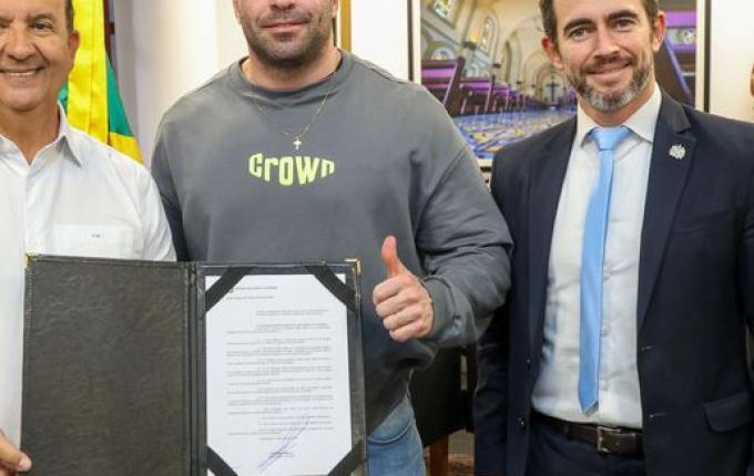 Governador sanciona lei que multa porte e uso de drogas em ambientes públicos