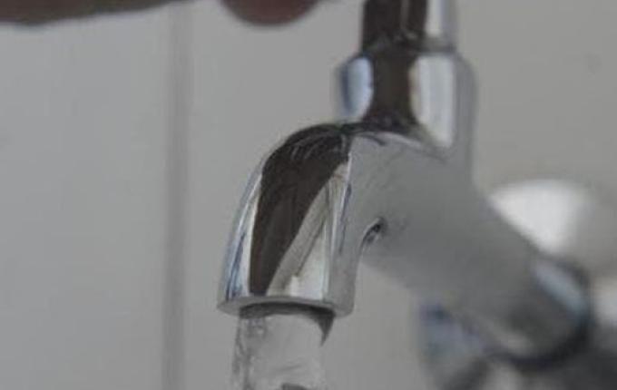 Moisés sanciona lei que proíbe corte de luz, água, esgoto e gás até dezembro de 2020