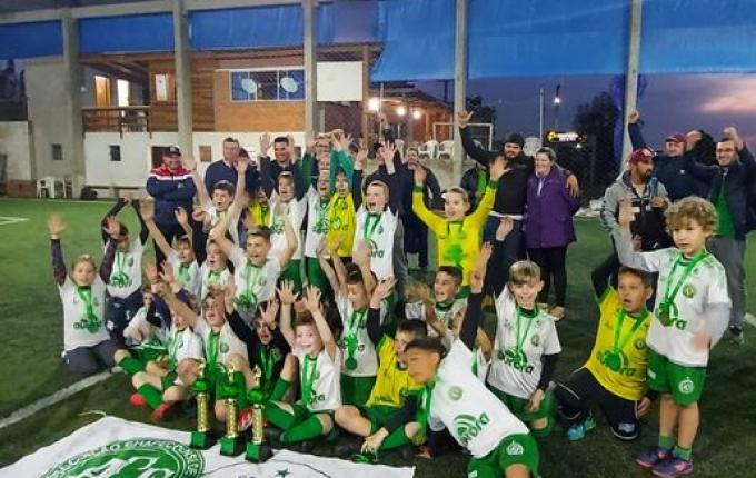 Escola da Chape de São Miguel do Oeste, conquista títulos no RS