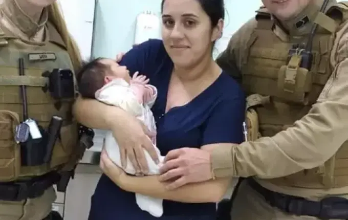 'Só pensa em salvar', diz policial que socorreu bebê de 10 dias em SC
