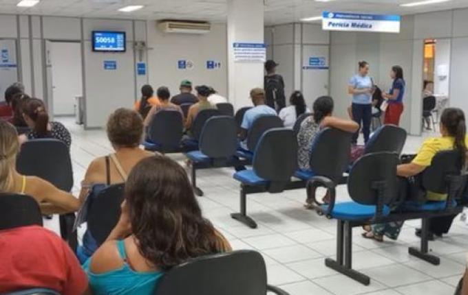 Por falta de orçamento, INSS suspende programa para reduzir a fila de benefícios