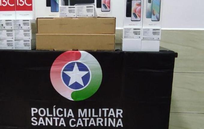 Polícia apreende mercadorias de contrabando e descaminho durante abordagem