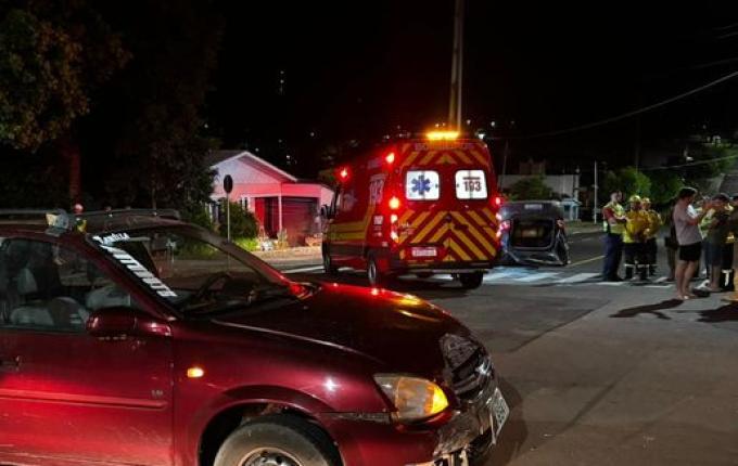 Veículo capota e três pessoas se evadem do acidente em SMO