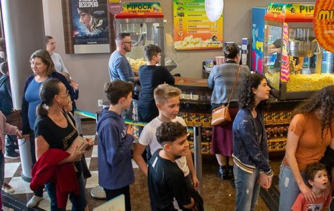 Cine Peperi inicia sessões especiais de férias com a presença do Peperito