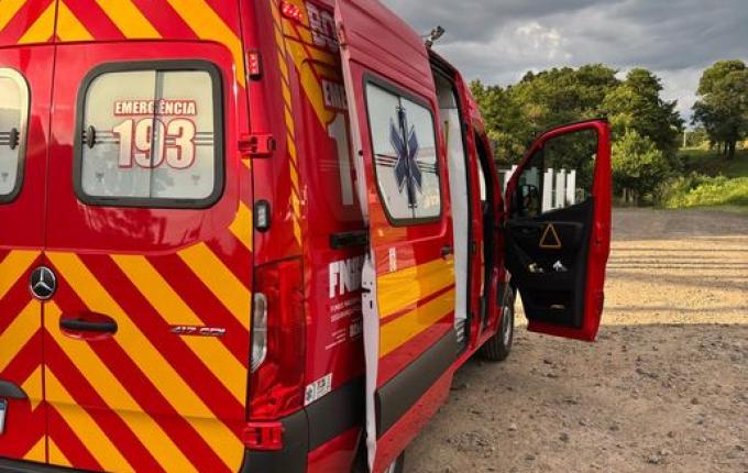 Homem sofre fratura ao ser atingido por concreto de 450 kg em Cunha Porã
