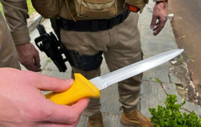 Suspeito de esfaquear homem em SMO é preso 30 minutos após o crime