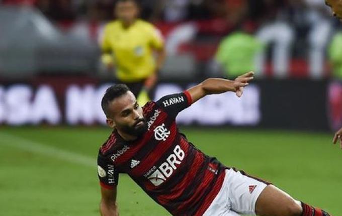 Flamengo pressiona, mas Keiller brilha e Inter segura empate no Maracanã