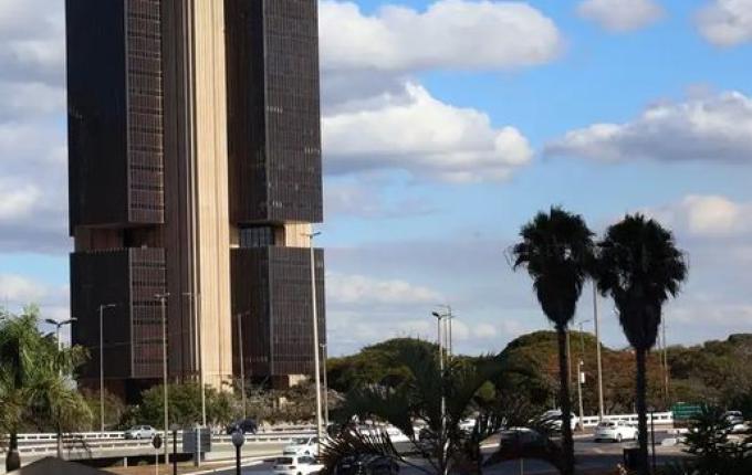 Copom mantém juros básicos da economia em 15% ao ano