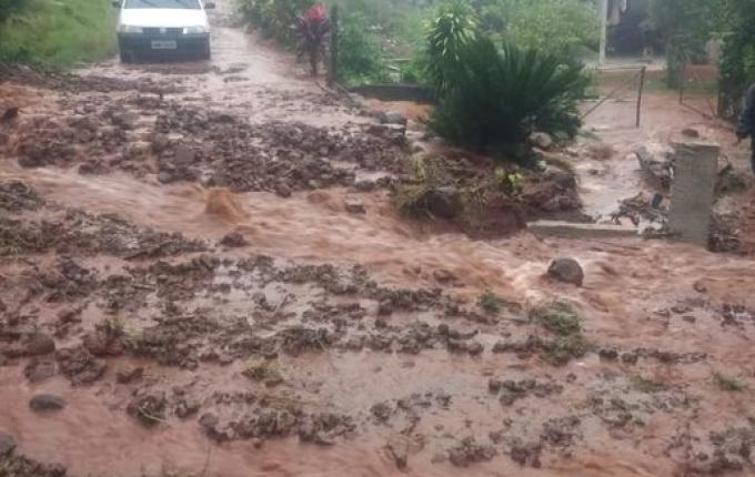 Bombeiros de Itapiranga atendem ocorrências relacionadas às chuvas