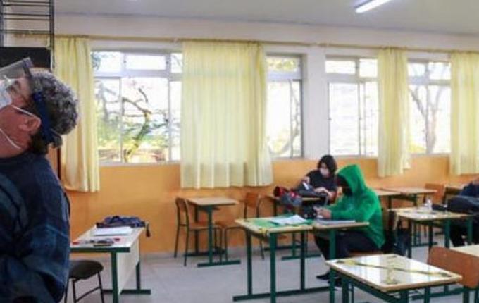 Salário de R$ 5 mil faz disparar procura por vaga de ACT em SC