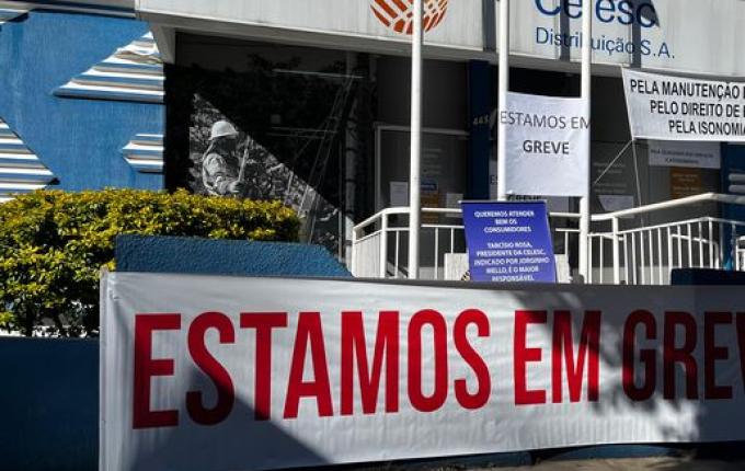 VÍDEO: Cerca de 90% dos trabalhadores da Celesc de SMO estão em greve