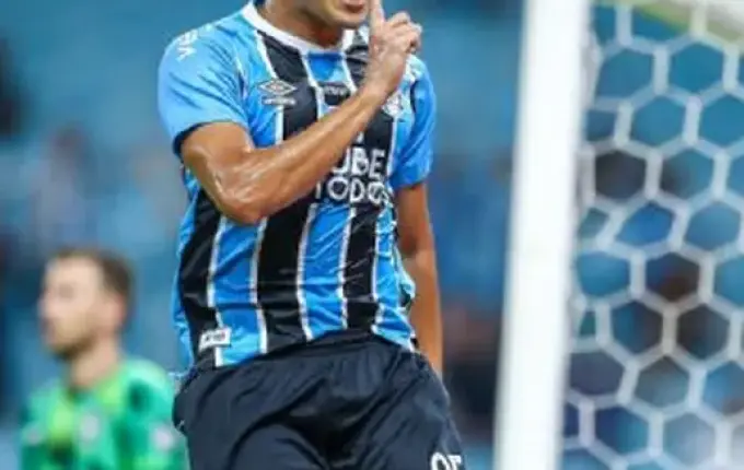 Grêmio bate o Botafogo por 5 a 3 e garante a primeira vitória na competição