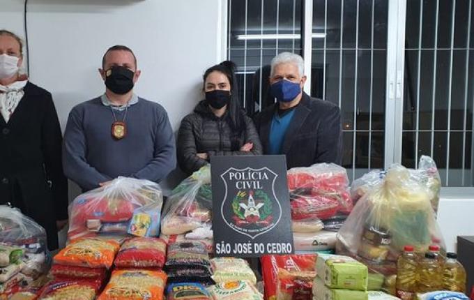 Ação da Polícia Civil arrecada quase 200 de alimentos em SJCedro